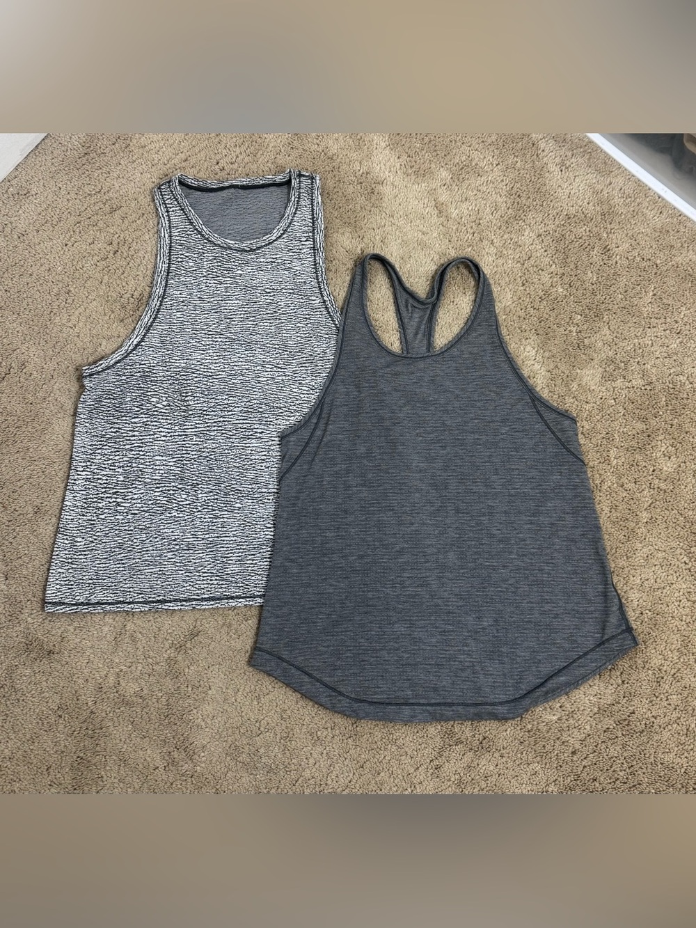 Lululemon lot of size 6 Squad Goals Long Distance Tanks